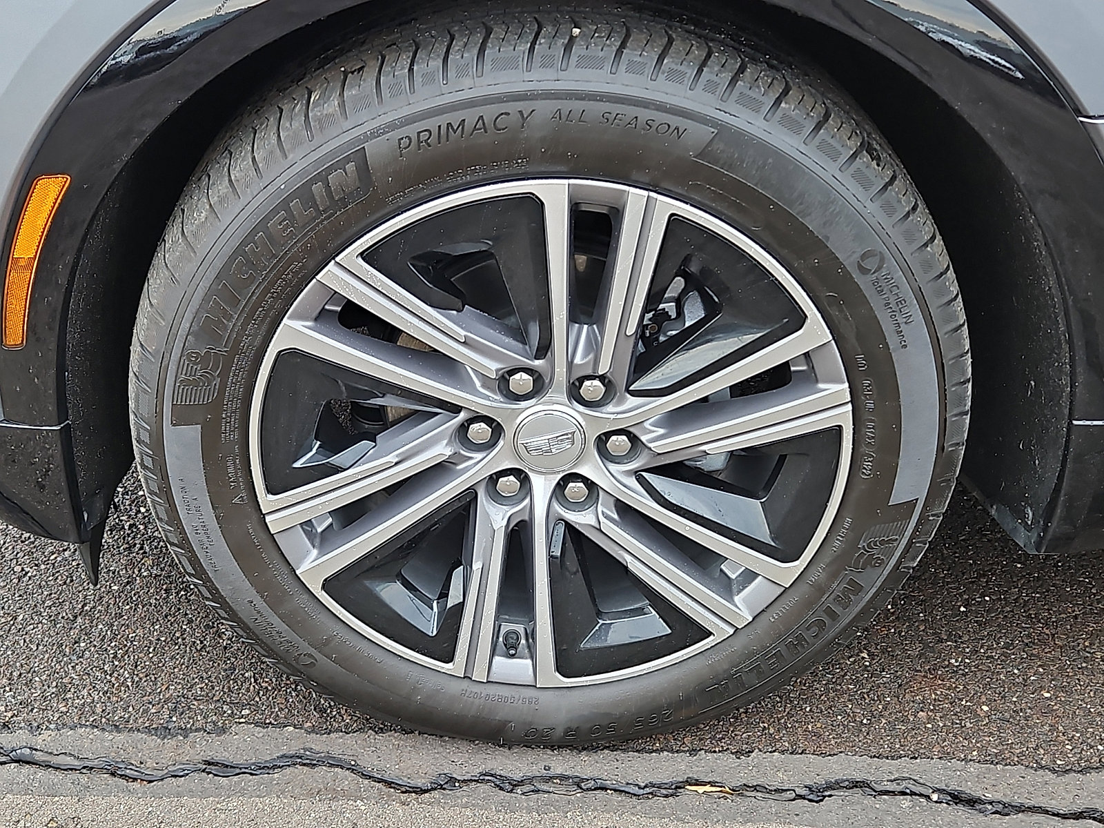 Certified 2023 Cadillac Lyriq Luxury image 8