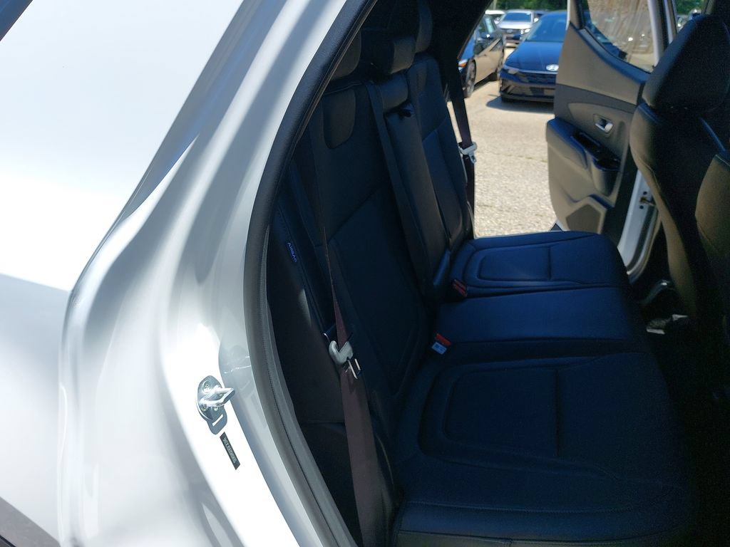 Certified 2025 Hyundai Santa Cruz SEL FWD image 12