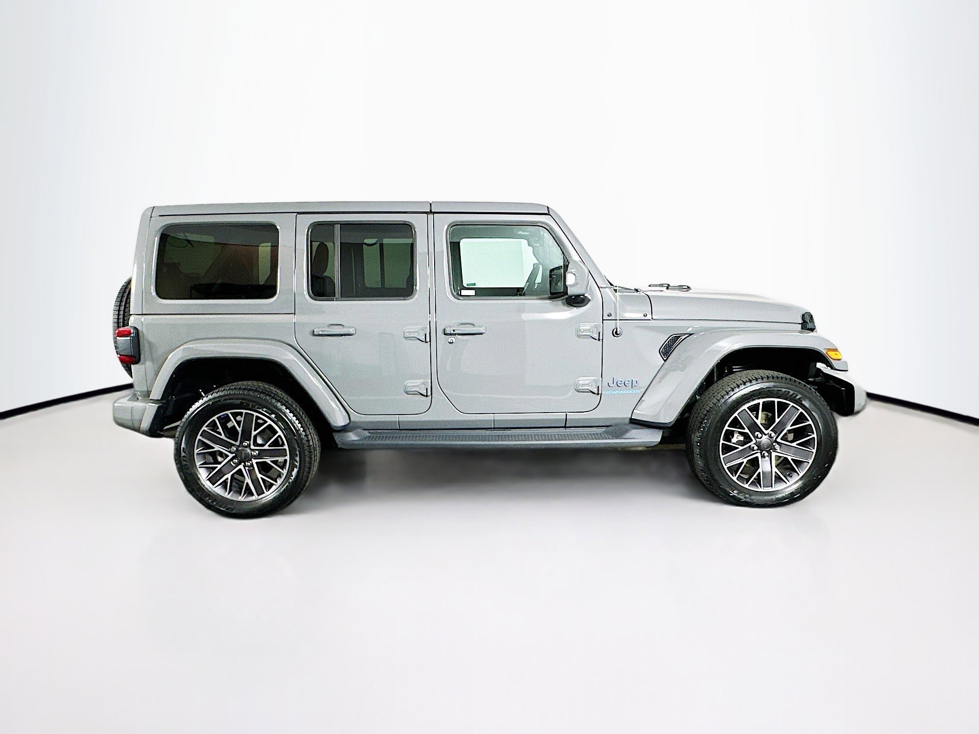 Used 2023 Jeep Wrangler Unlimited Sahara image 10