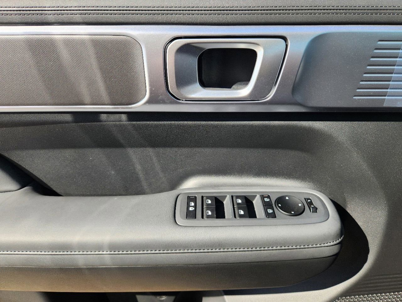 Certified 2025 Hyundai Santa Fe XRT image 18