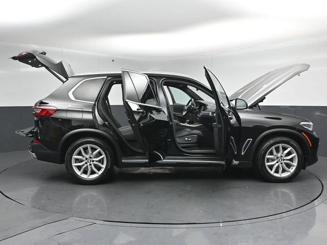 Used 2023 BMW X5 xDrive40i w/ Premium Package AWD/4WD image 60