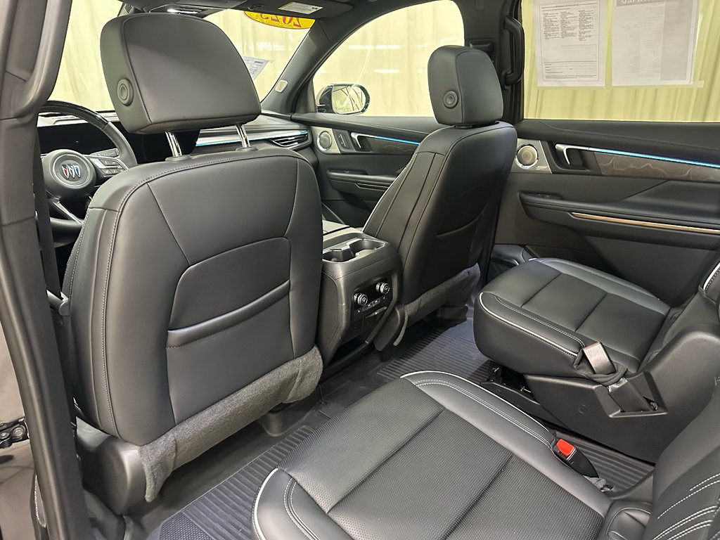 Certified 2025 Buick Enclave Avenir image 20