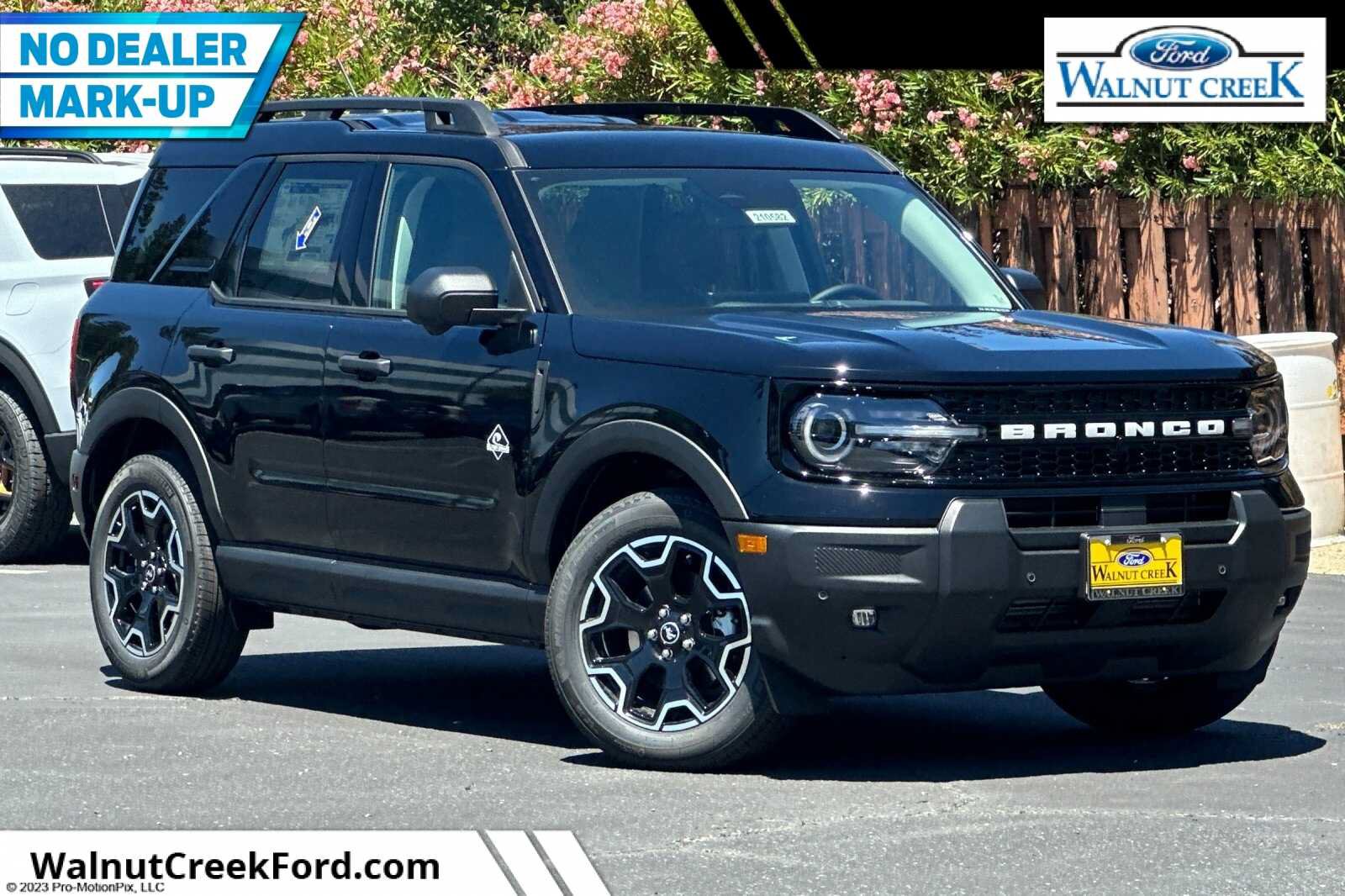 New 2026 Ford Bronco Sport Outer Banks w/ Outer Banks Tech Package+ AWD/4WD image 1