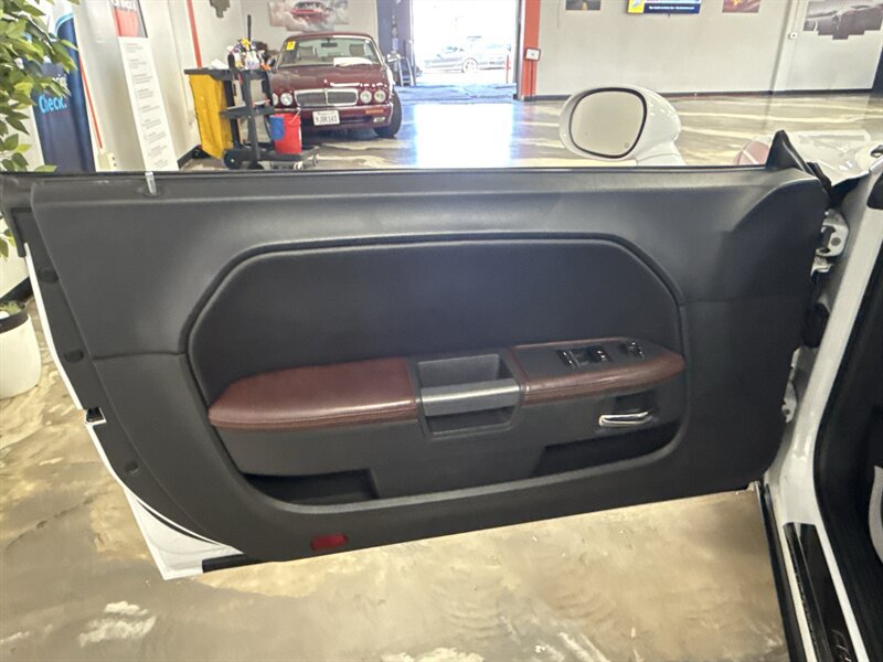 Used 2014 Dodge Challenger R/T RWD image 17