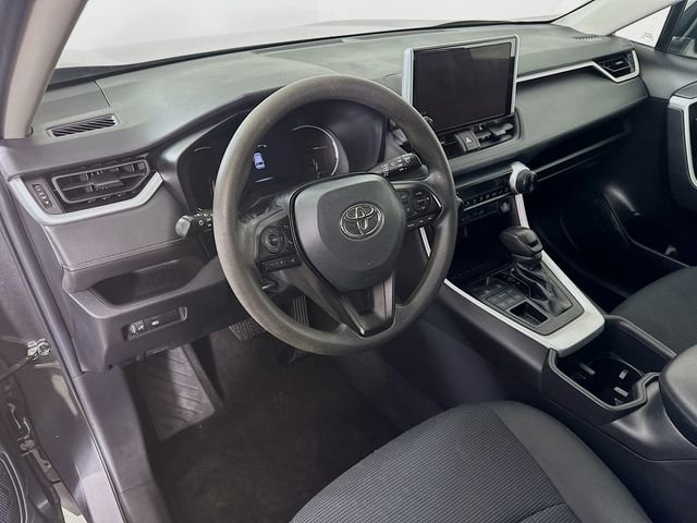 Used 2023 Toyota RAV4 LE image 18