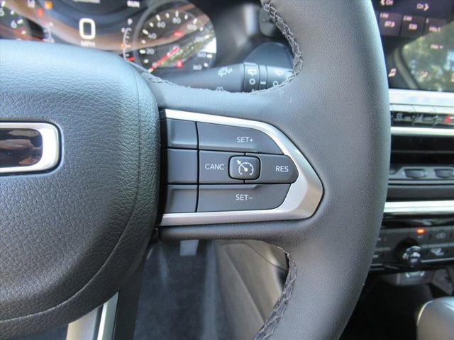 New 2026 Jeep Compass Latitude image 19