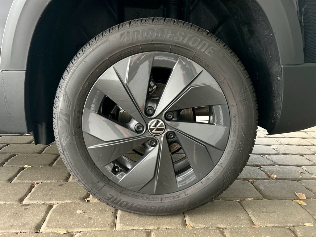 New 2026 Volkswagen Taos S FWD image 38