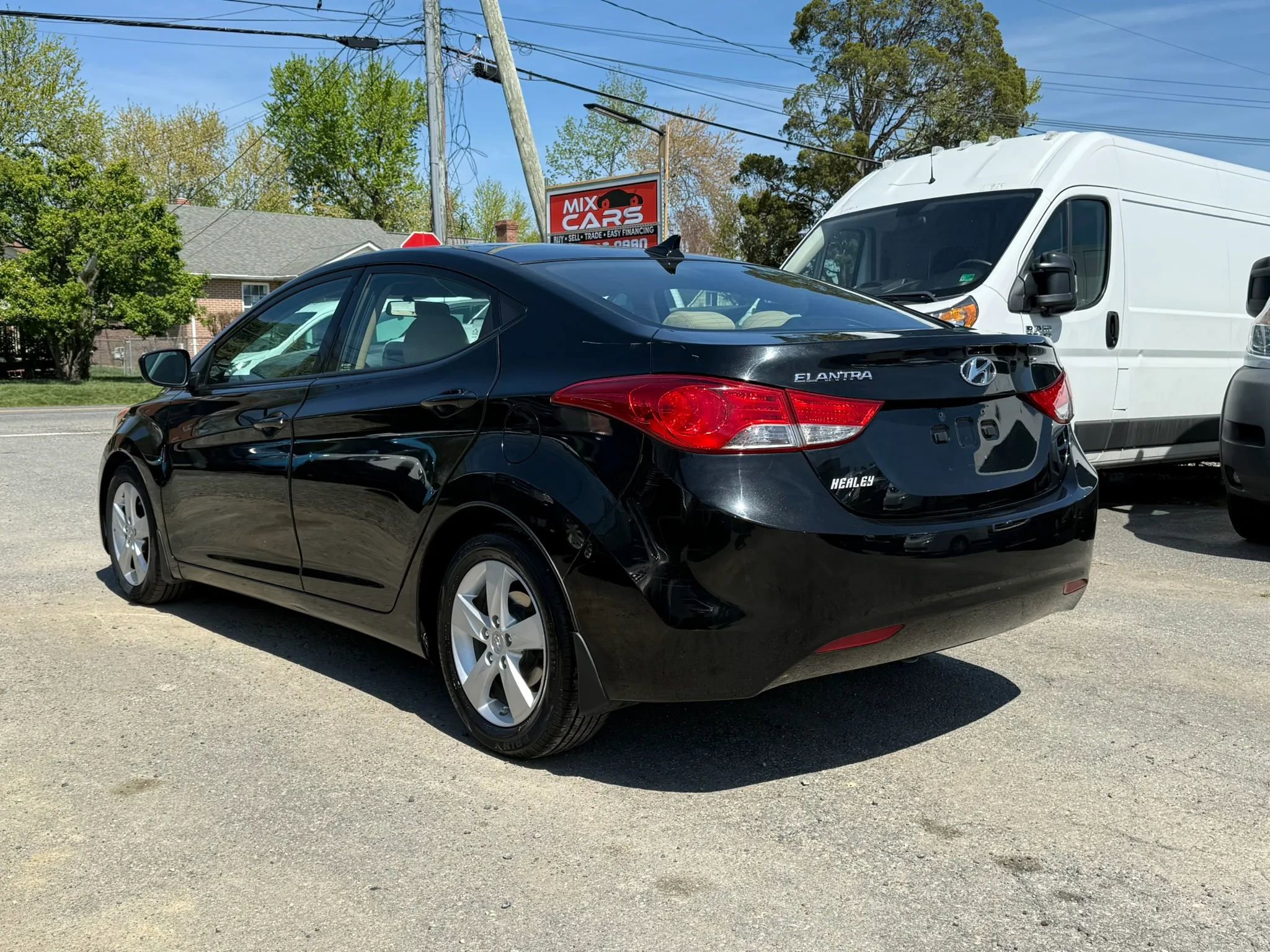 Used 2013 Hyundai Elantra GLS w/ Preferred Pkg FWD image 11