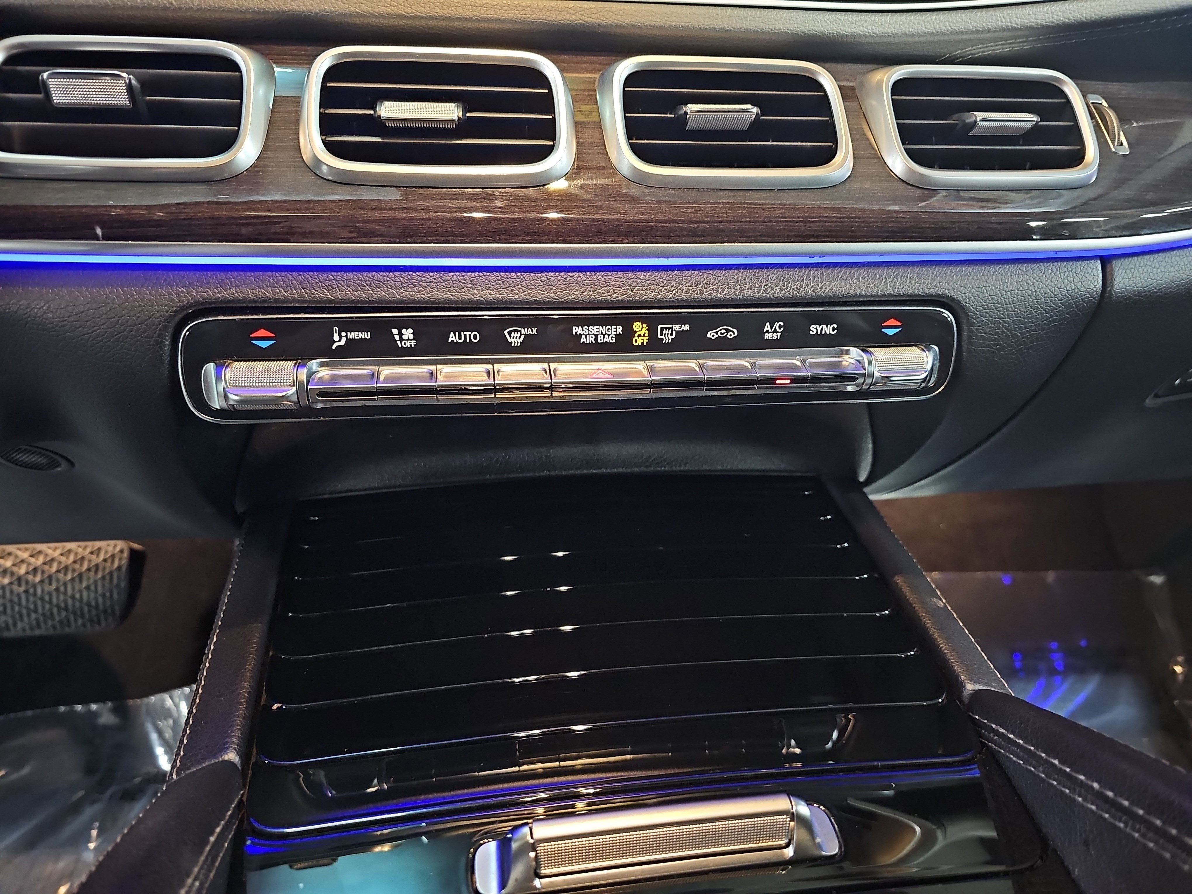 Used 2020 Mercedes-Benz GLS 450 4MATIC image 22