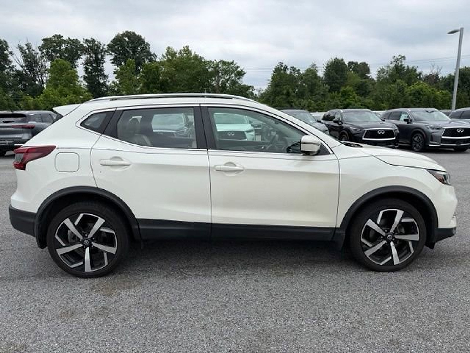 Used 2020 Nissan Rogue Sport SL w/ Premium Package AWD/4WD image 8