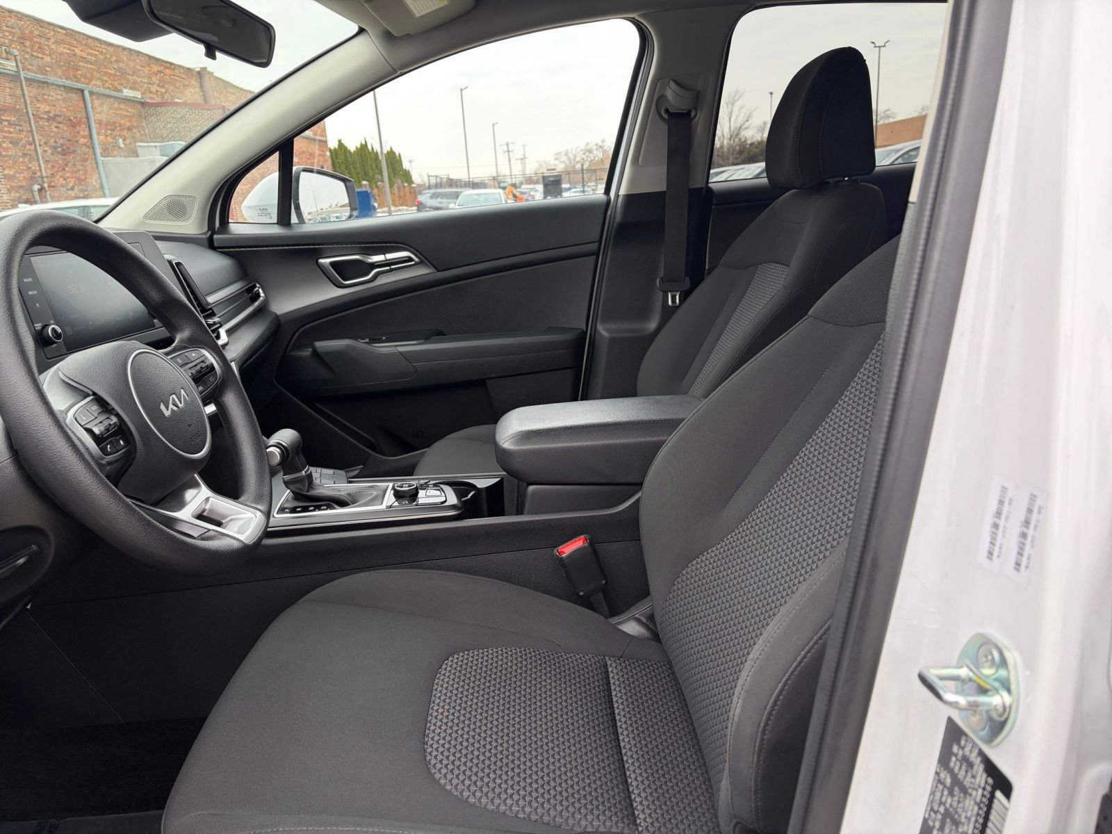 Used 2025 Kia Sportage LX image 25