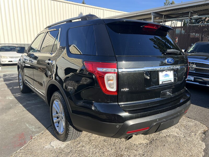Used 2012 Ford Explorer XLT AWD/4WD image 3