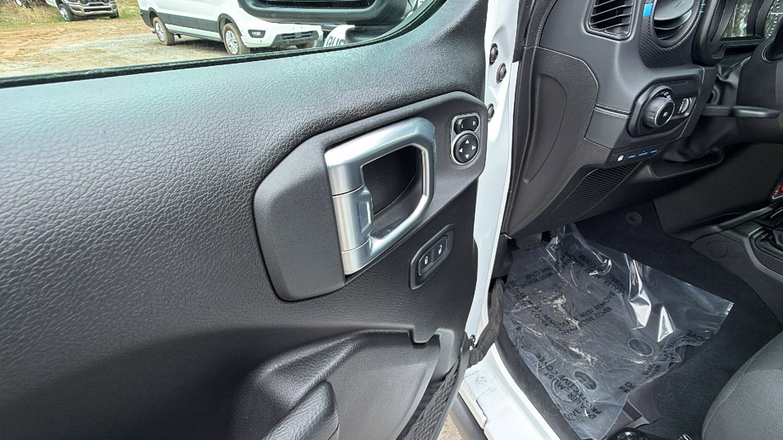 Used 2024 Jeep Wrangler Unlimited Rubicon 4xe image 15