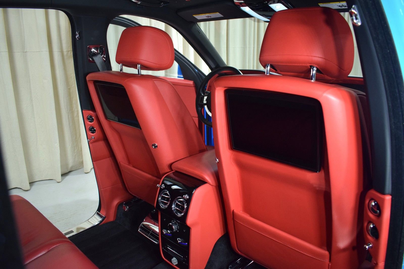 Certified 2022 Rolls-Royce Cullinan w/ Dynamic Package image 20