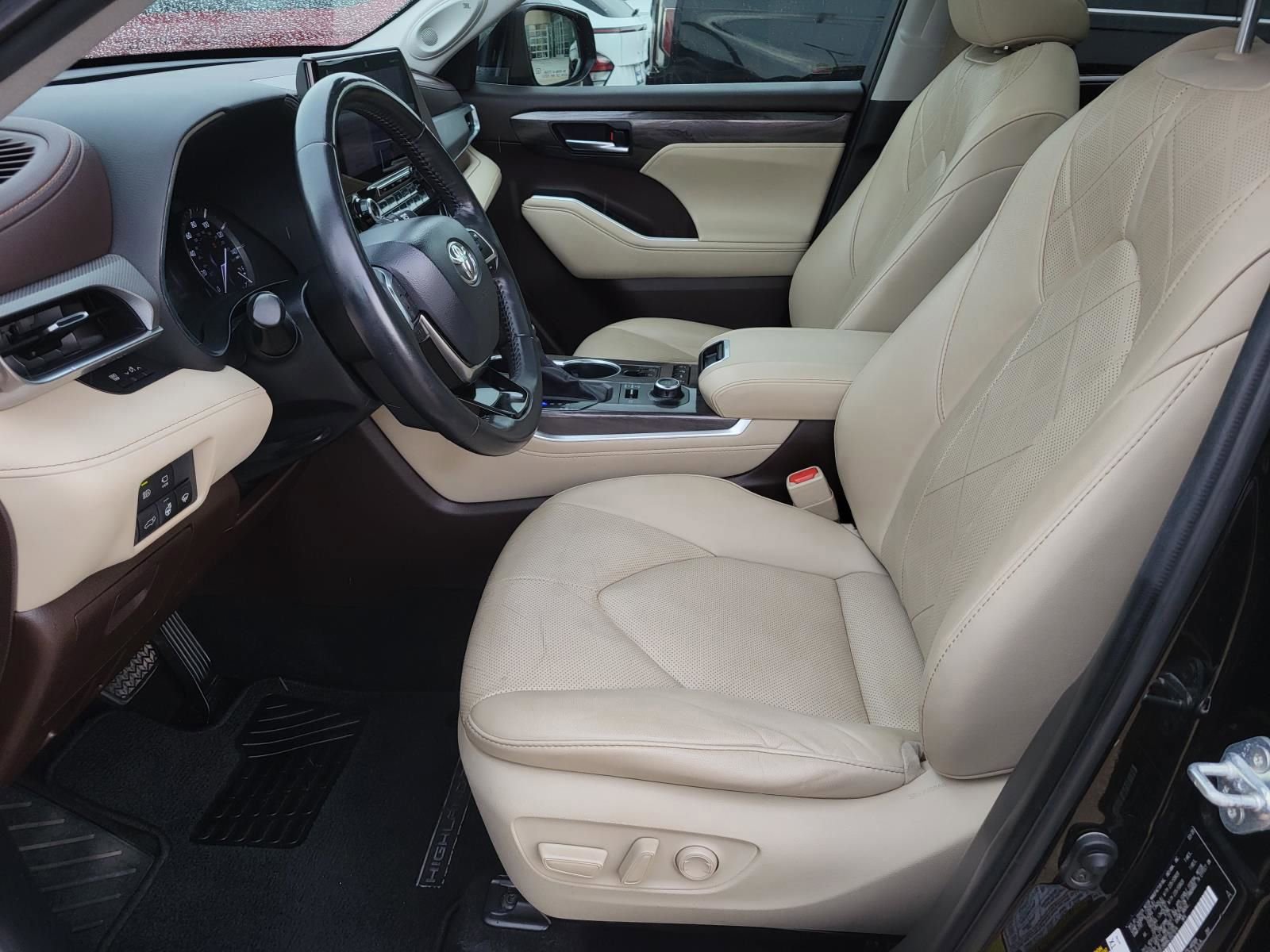Used 2020 Toyota Highlander Platinum AWD/4WD image 21