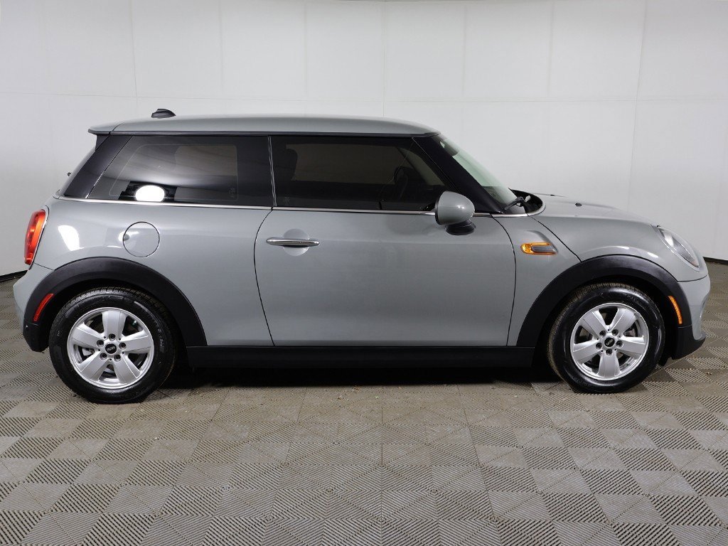 Used 2019 MINI Cooper Hardtop image 11