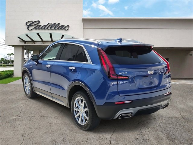 Used 2023 Cadillac XT4 Premium Luxury image 3