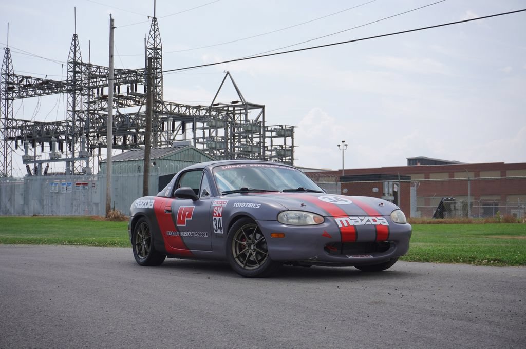 Used 1999 MAZDA MX-5 Miata RWD image 2