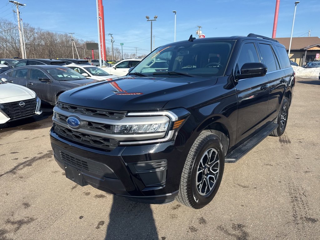 Used 2024 Ford Expedition XLT image 4