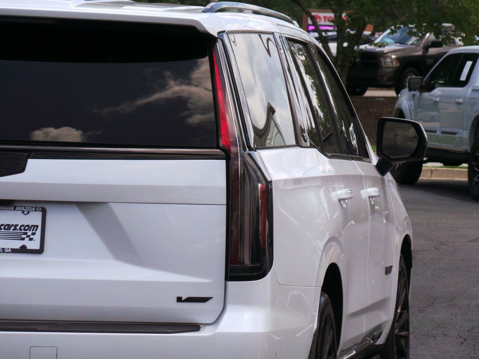 Used 2023 Cadillac Escalade V AWD/4WD image 27