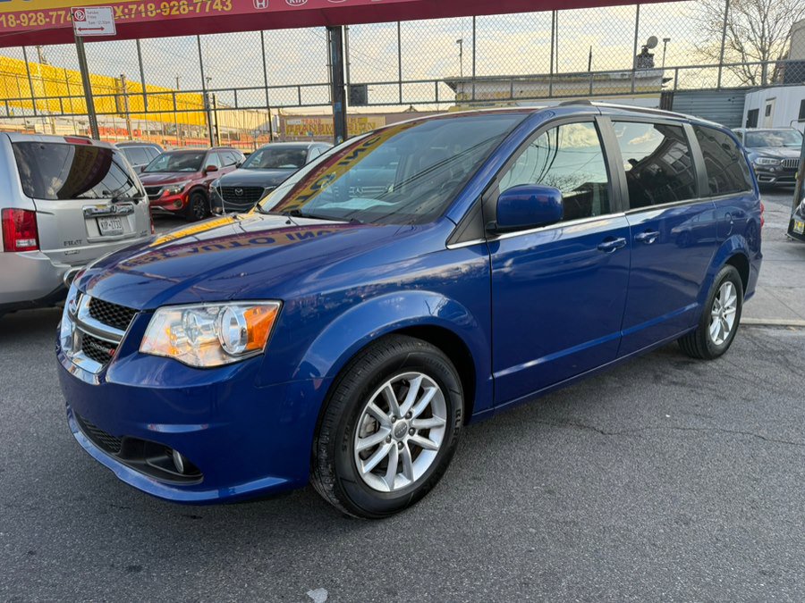 Used 2020 Dodge Grand Caravan SXT image 3