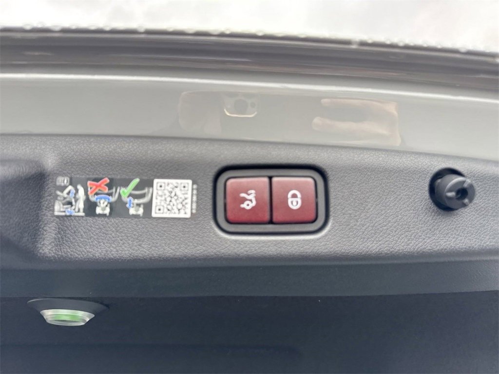 New 2025 Mercedes-Benz E 350 Sedan image 16