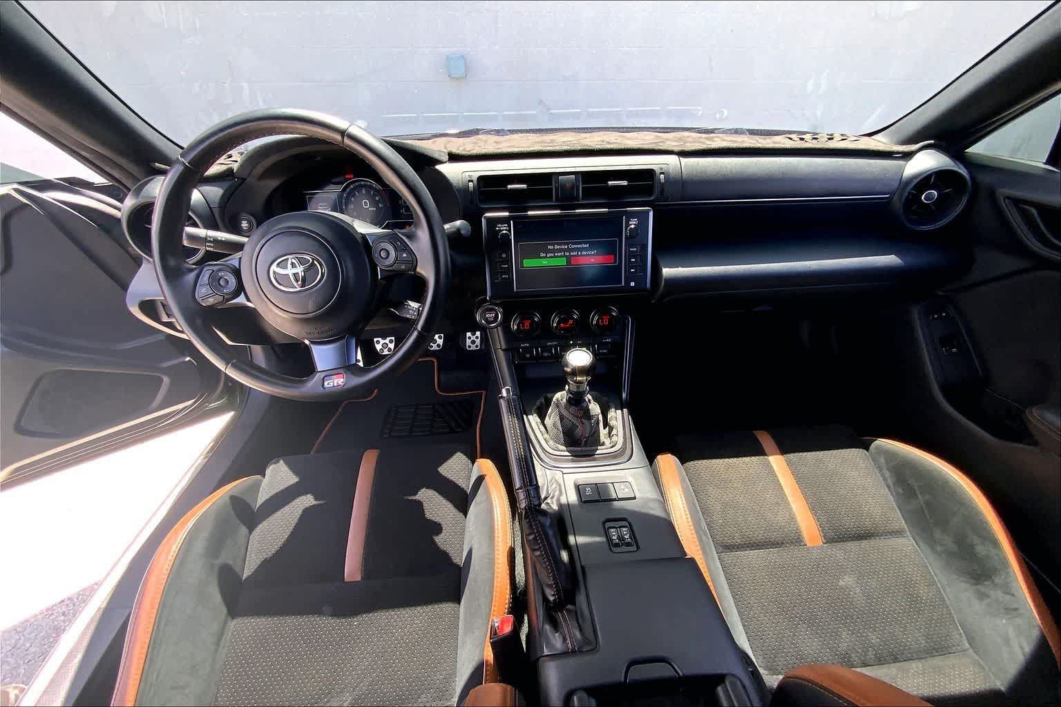 Used 2025 Toyota GR86 Hakone Edition RWD image 10
