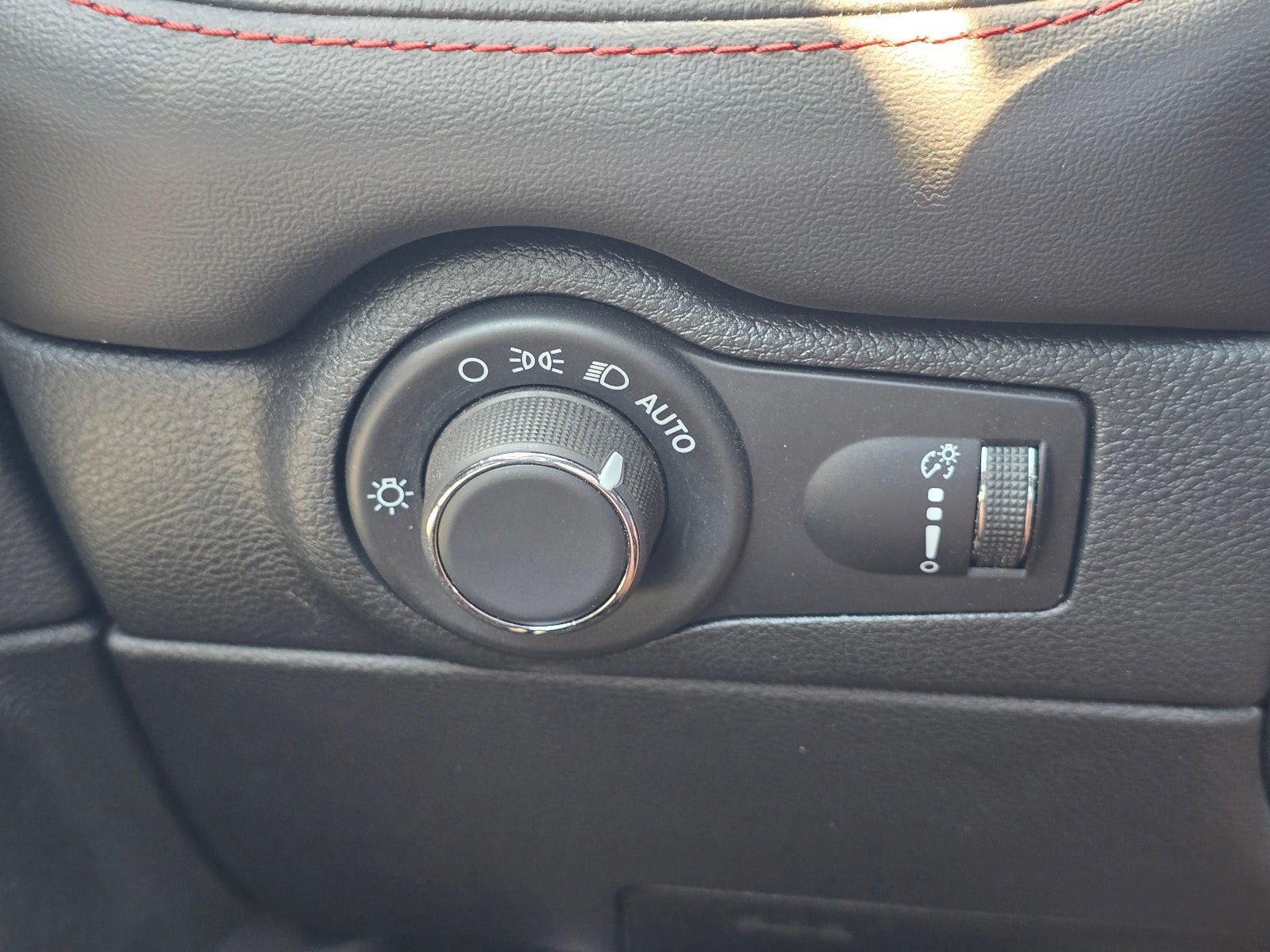Used 2025 Dodge Durango GT AWD/4WD image 22