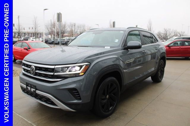 Used 2022 Volkswagen Atlas Cross Sport SE w/ Panoramic Sunroof Package image 3