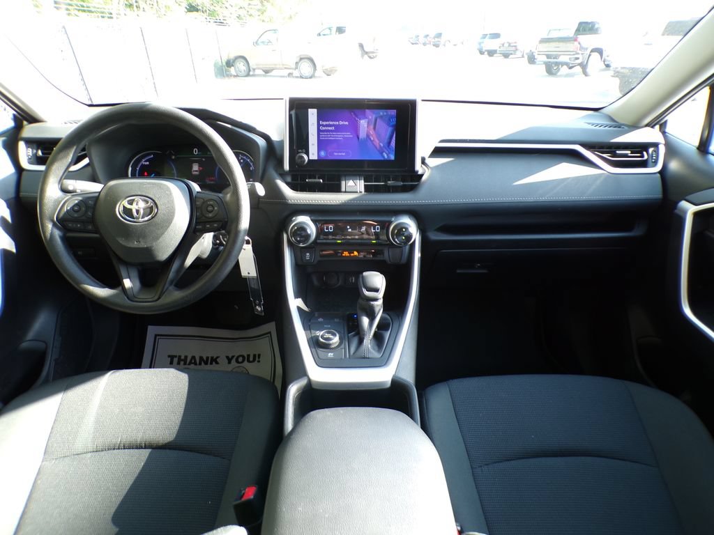 Used 2024 Toyota RAV4 LE AWD/4WD image 19