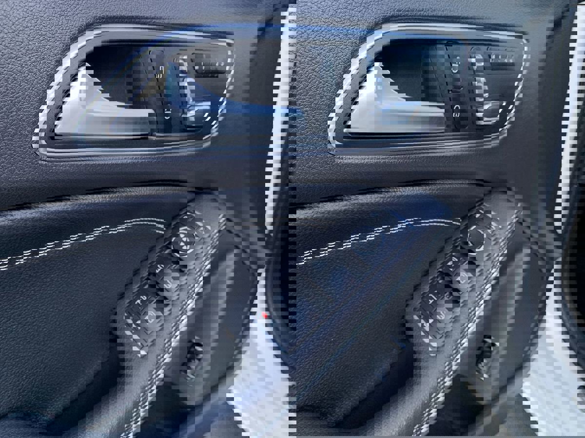 Used 2018 Mercedes-Benz CLA 250 4MATIC image 15