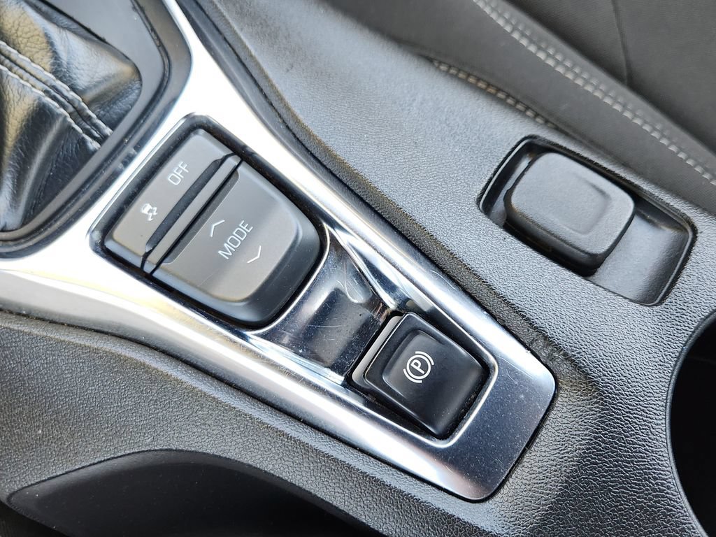 Used 2023 Chevrolet Camaro LT RWD image 13