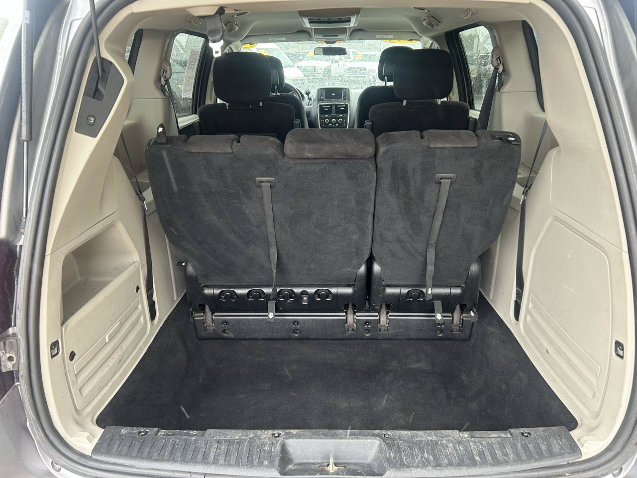 Used 2014 Dodge Grand Caravan SXT FWD image 16