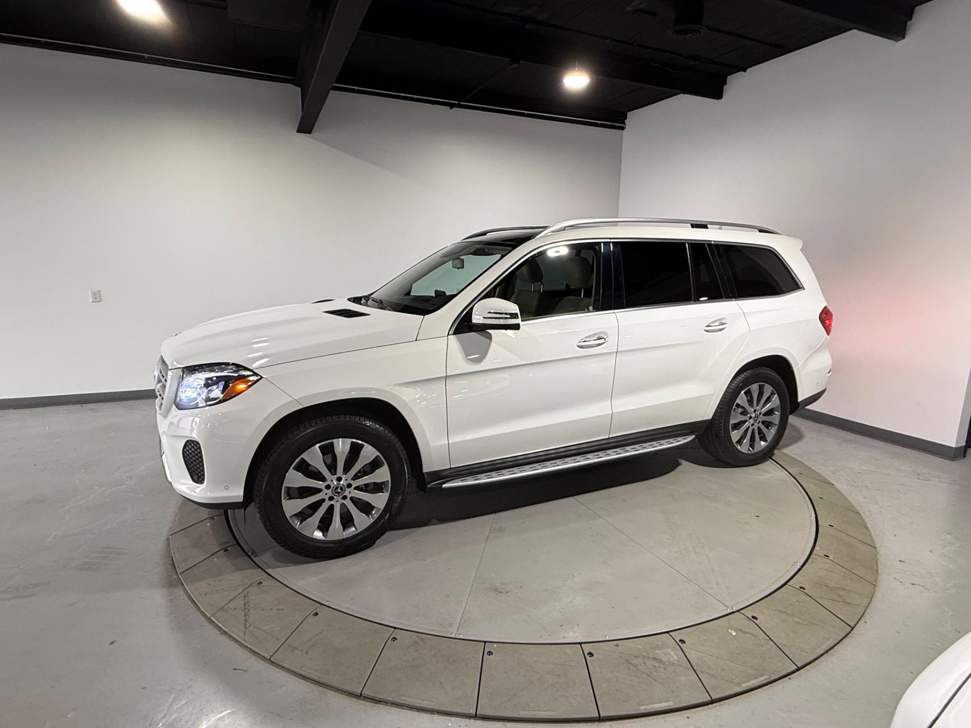 Used 2019 Mercedes-Benz GLS 450 4MATIC w/ Premium 1 Package image 6