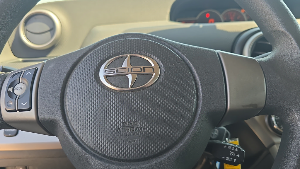 Used 2015 Scion xB FWD image 11