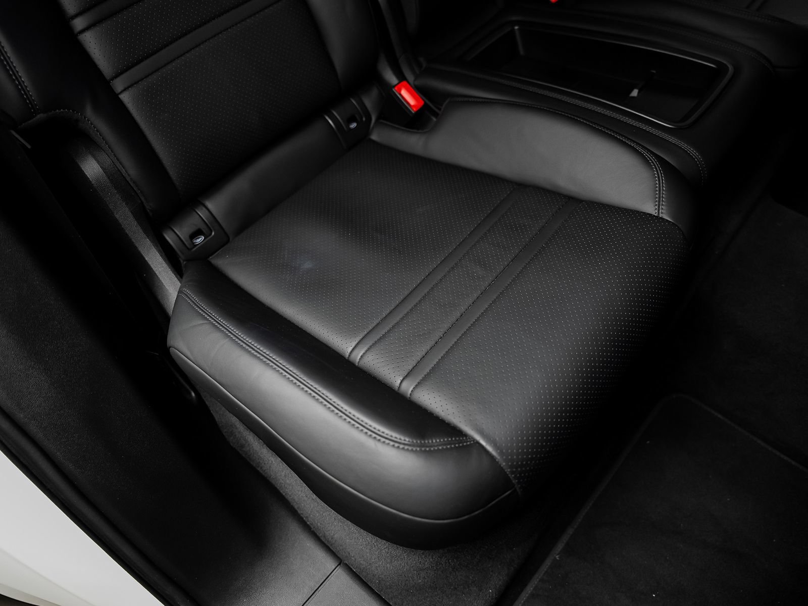 Used 2024 Porsche Cayenne Turbo GT AWD/4WD image 36