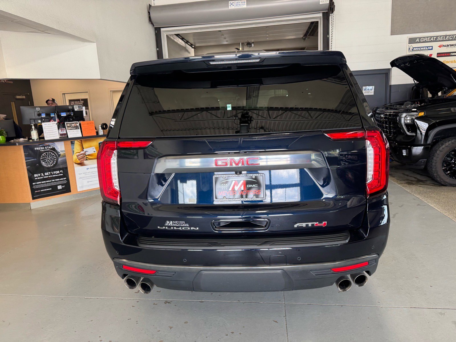 Certified 2024 GMC Yukon AT4 w/ Technology Package AWD/4WD image 6