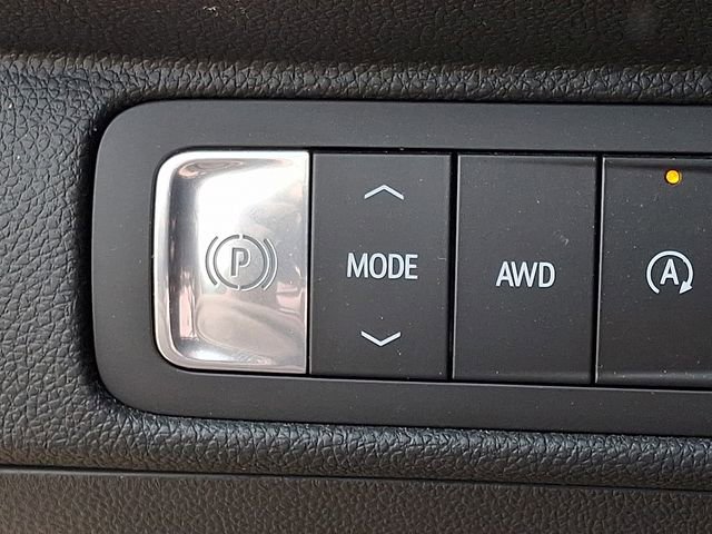 Used 2026 Chevrolet Traverse LT AWD/4WD image 25