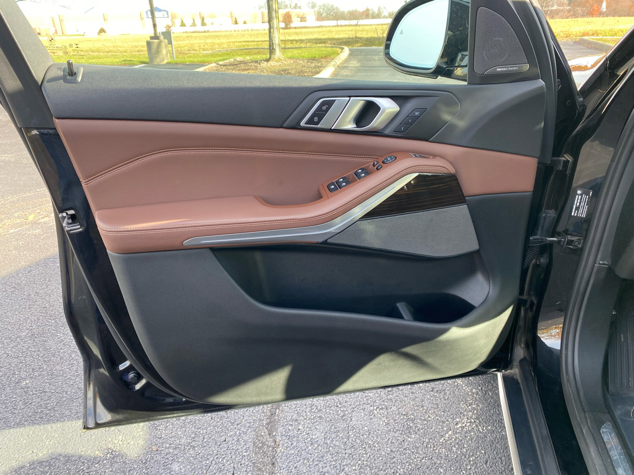 Used 2019 BMW X5 xDrive40i w/ Executive Package image 11