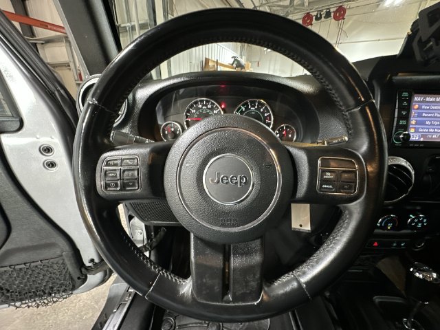 Used 2014 Jeep Wrangler Sahara w/ Connectivity Group AWD/4WD image 15