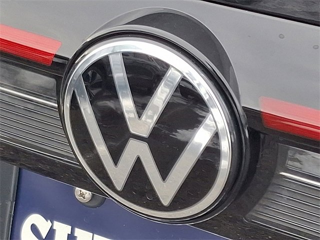 New 2026 Volkswagen Taos SE image 12