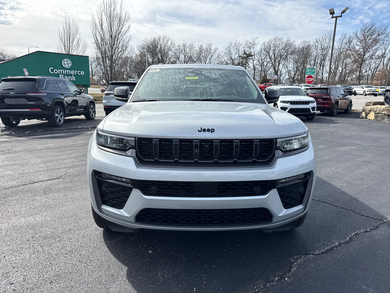 New 2026 Jeep Grand Cherokee Limited AWD/4WD image 2