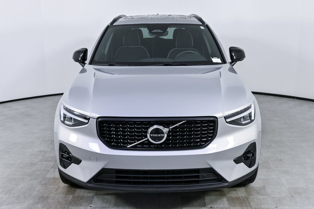 Certified 2025 Volvo XC40 B5 Plus image 36