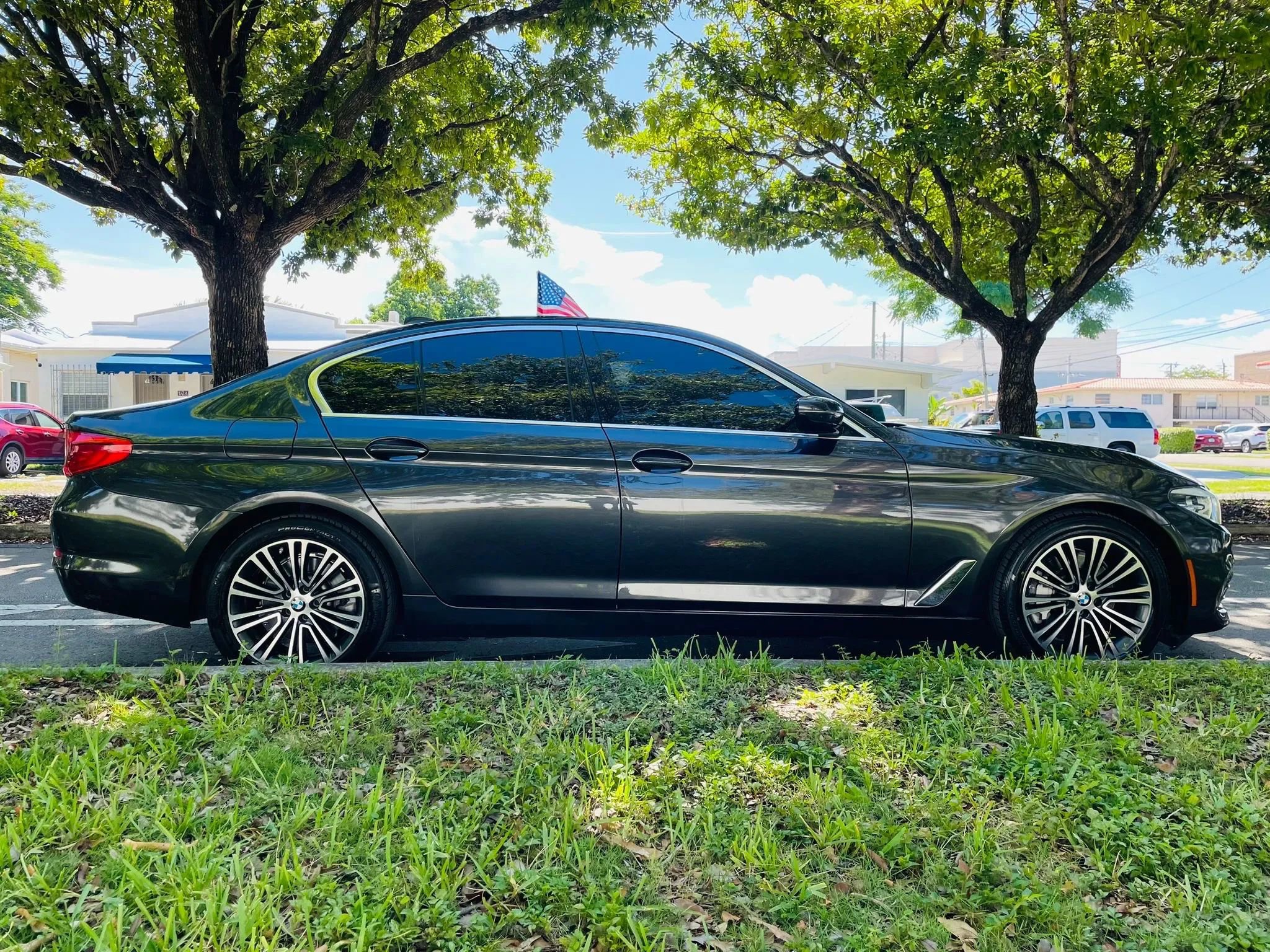 Used 2019 BMW 530i w/ Convenience Package image 6