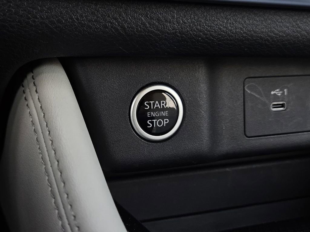 Used 2023 Nissan Rogue SL image 24