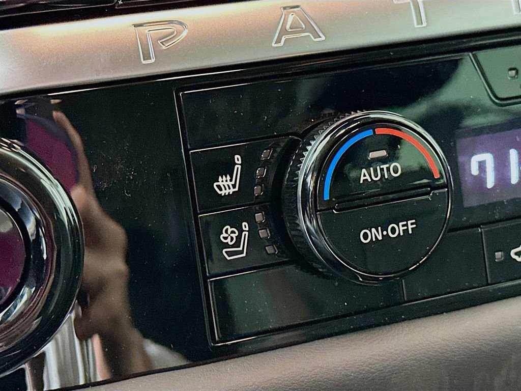 New 2026 Nissan Pathfinder Platinum image 26