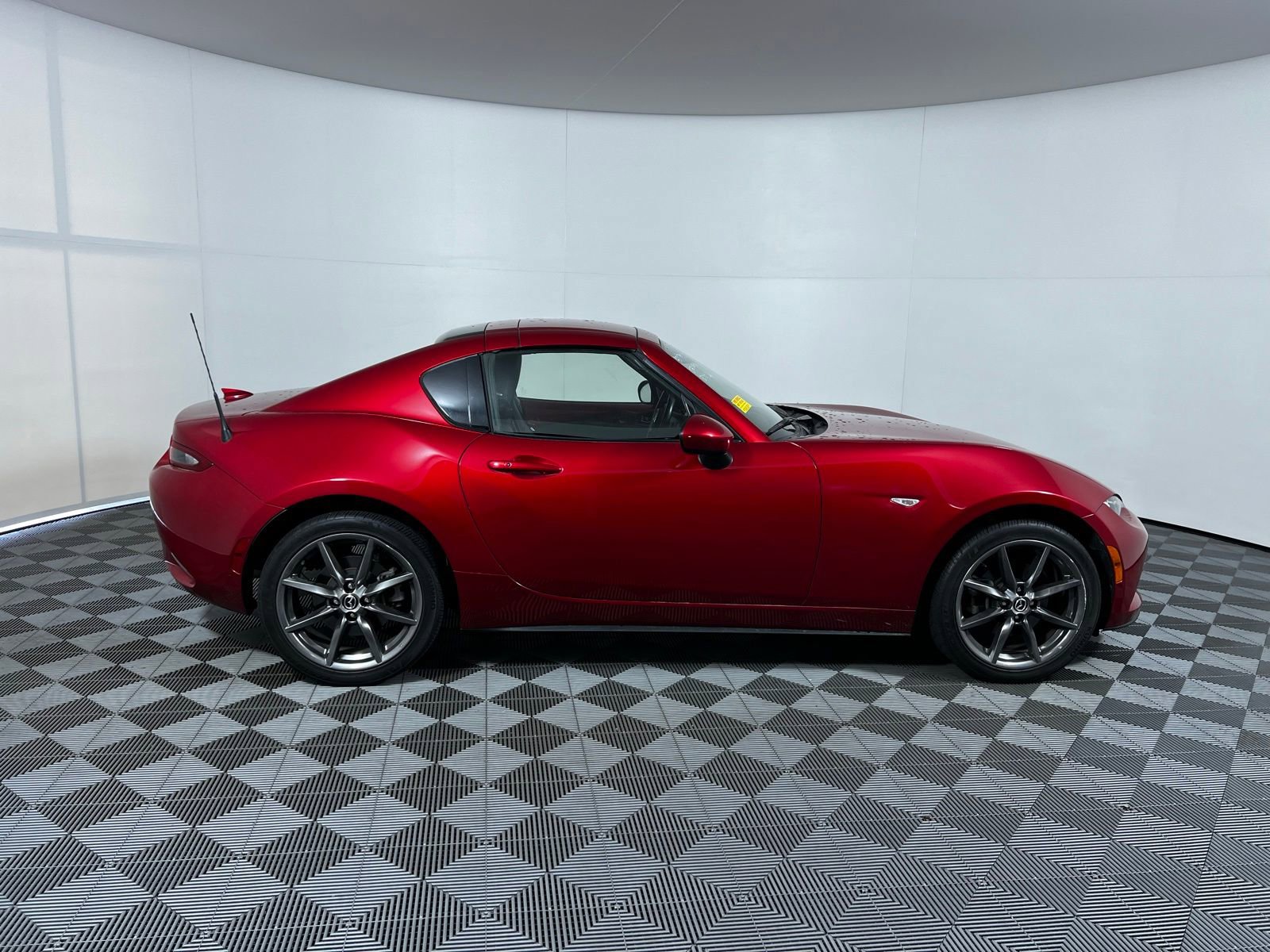 Used 2017 MAZDA MX-5 Miata RF Grand Touring RWD image 4