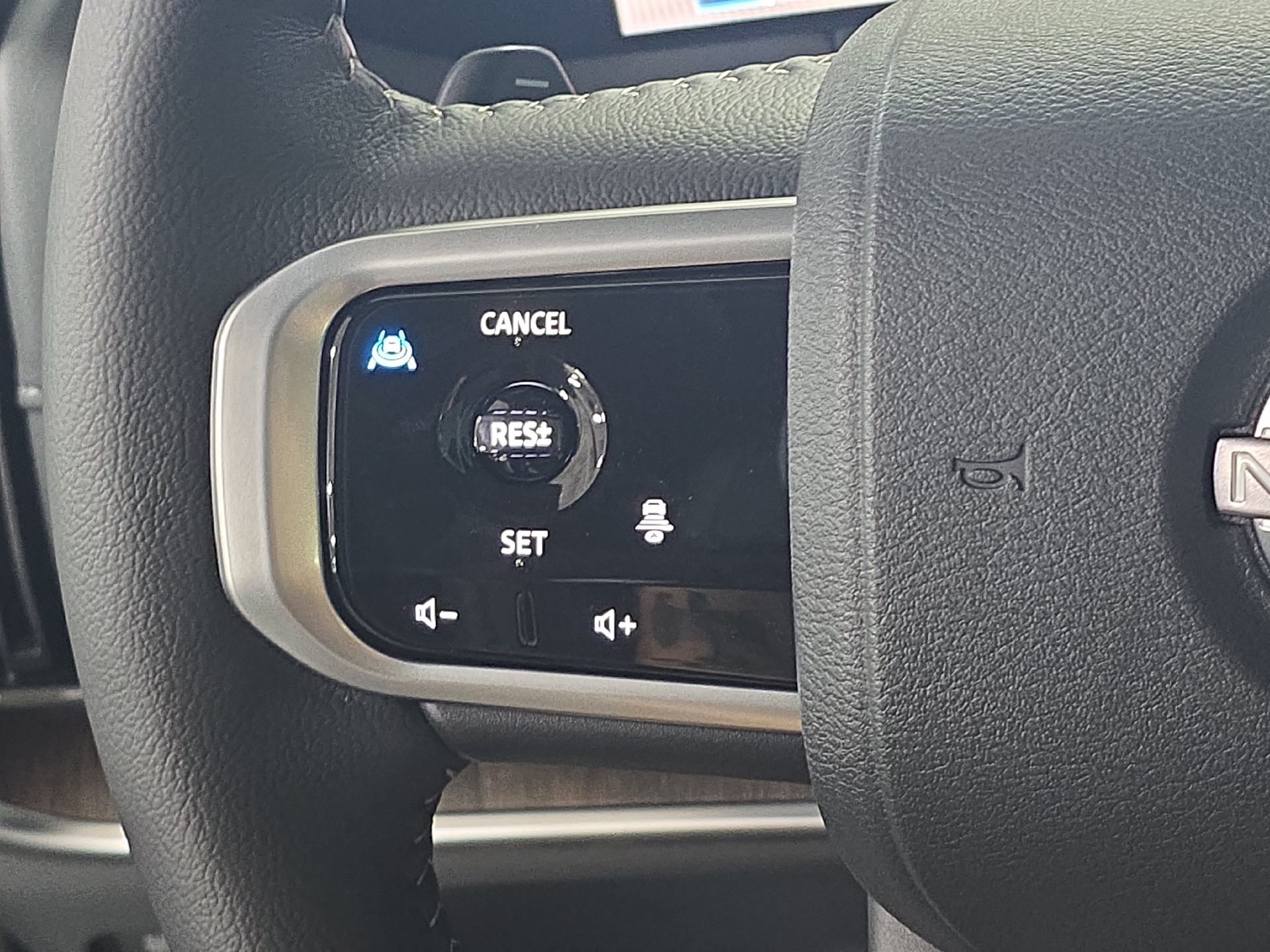 New 2026 Nissan Armada SL w/ Captain's Chari Seat Package AWD/4WD image 17