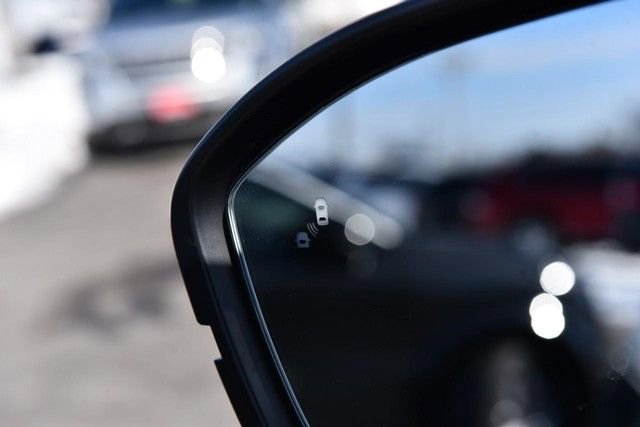 Certified 2025 Nissan Pathfinder Platinum w/ Lighting Package (N93) image 11