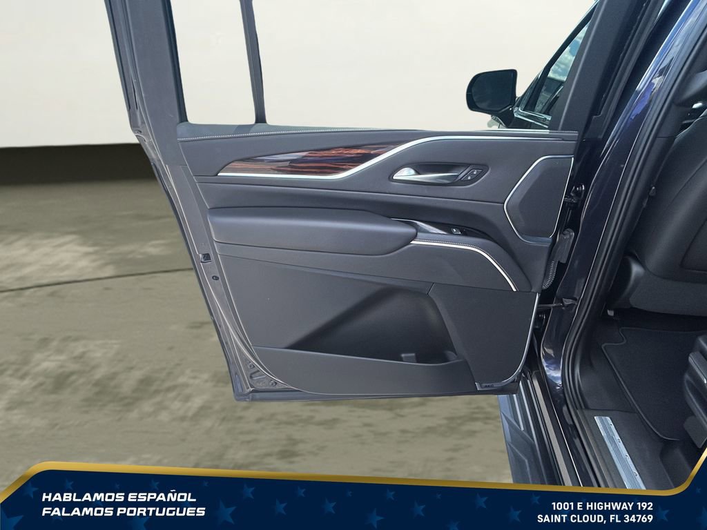 Used 2022 Cadillac Escalade ESV Premium Luxury AWD/4WD image 24